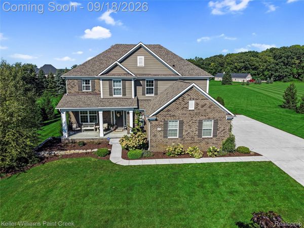137 Crestview Drive, Oakland Township, Mi 48306