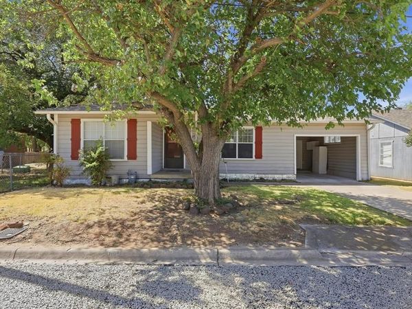 309 Elm Street, Whitesboro, TX 76273