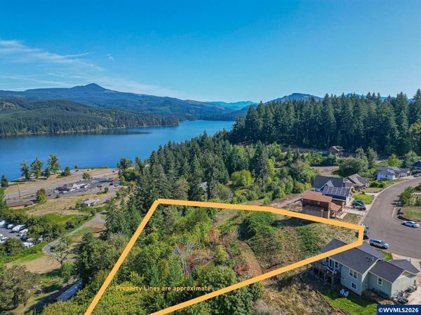 6304 Lakepointe Wy, Sweet Home, OR 97386