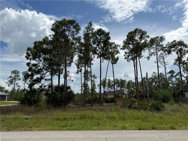 906 E 13th ST , LEHIGH ACRES, FL 33972