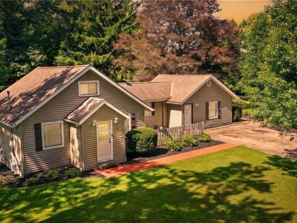 15414 Lakeshore Drive , Burton, OH 44021