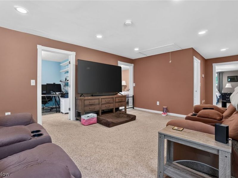 15414 Lakeshore Drive, Burton, OH 44021 Photo 14