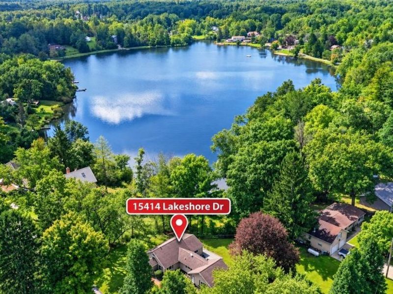 15414 Lakeshore Drive, Burton, OH 44021 Photo 5