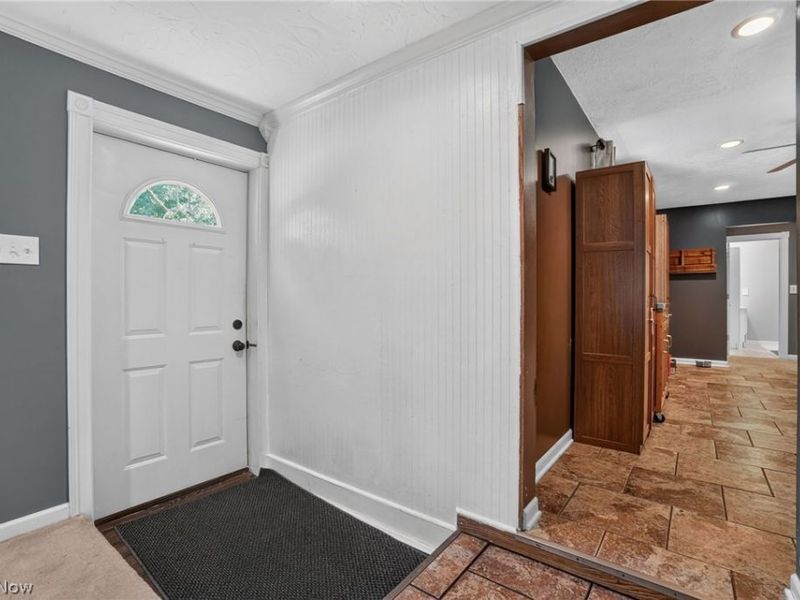 15414 Lakeshore Drive, Burton, OH 44021 Photo 6