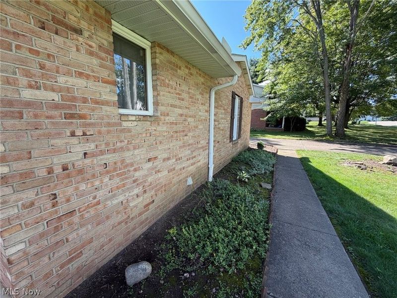 762 Sawmill Trail NE, Massillon, OH 44646 Photo 3