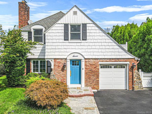 7 Highmeadow Road , Manhasset, NY 11030