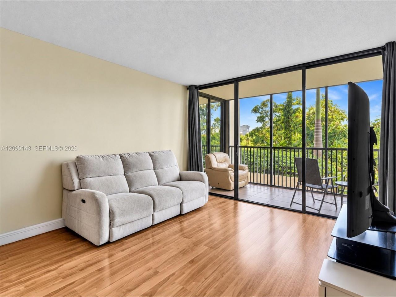 20379 W Country Club Dr, Unit 332, Aventura, FL 33180 Photo