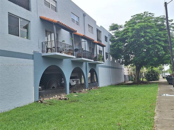 1300 W 53rd St , Unit 38, Hialeah, FL 33012