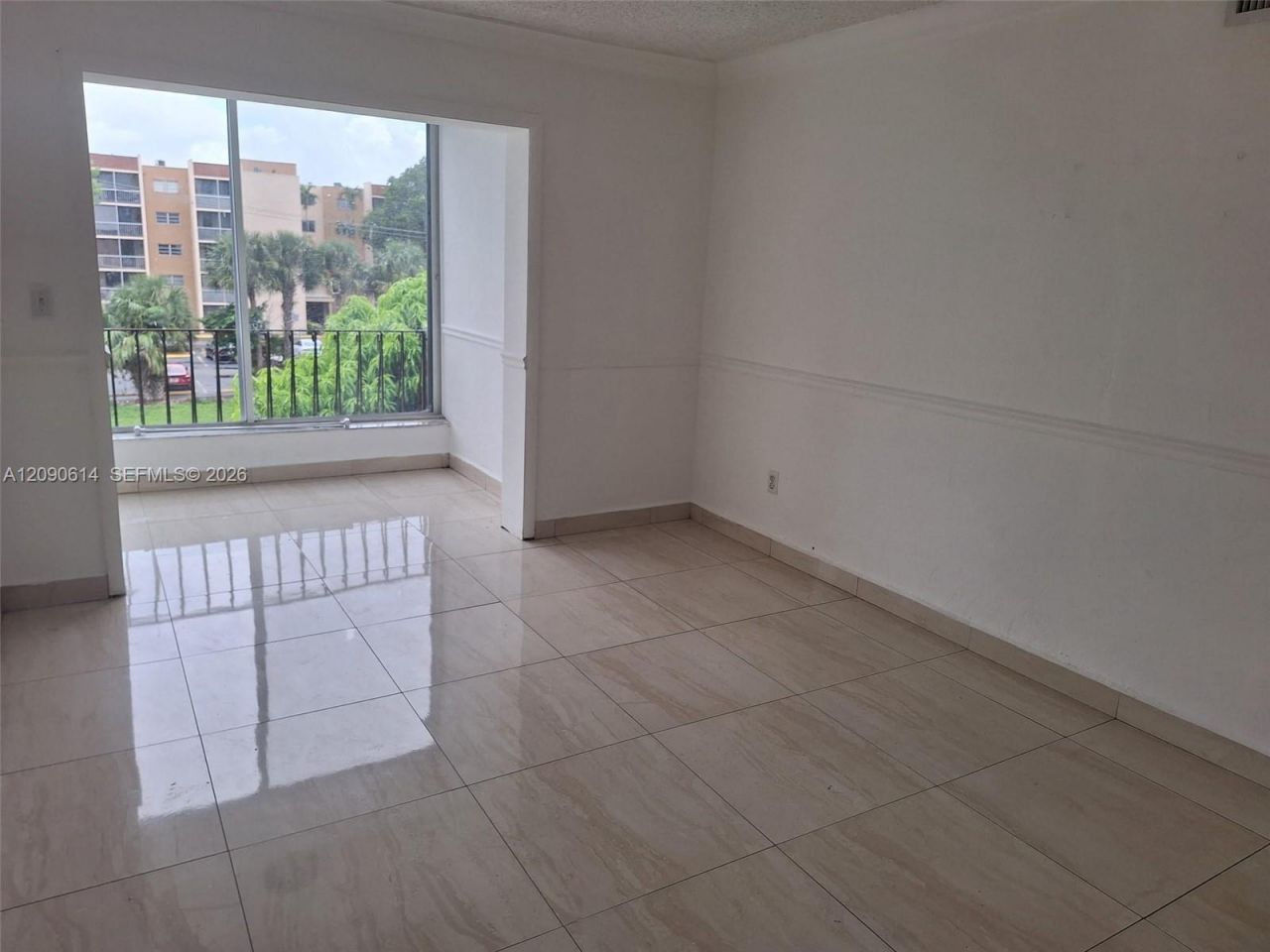 1300 W 53rd St, Unit 38, Hialeah, FL 33012 Photo