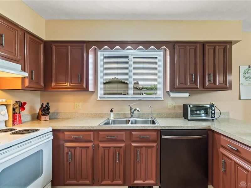 845 Burnside Drive, Tipp City, OH 45371 Photo 23