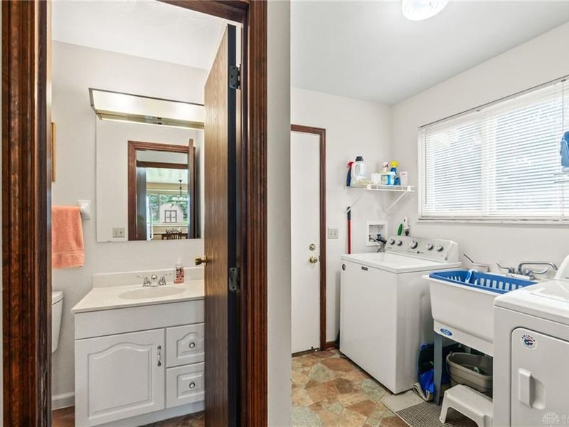 845 Burnside Drive, Tipp City, OH 45371 Photo 26
