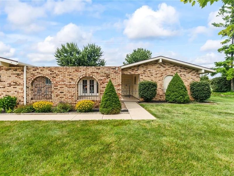 845 Burnside Drive, Tipp City, OH 45371 Photo 4