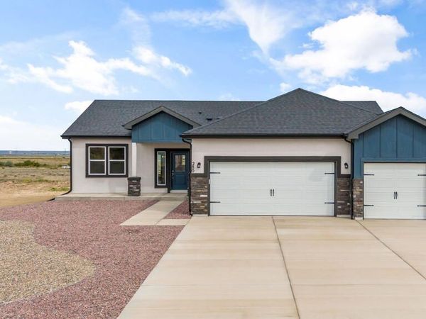280 S Meriweather Dr, Pueblo West, CO 81007