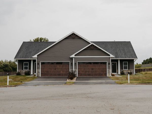 744 Anjali Court , Unit R, Sycamore, IL 60178