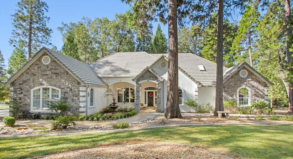 13021 Somerset Dr, Grass Valley, CA 95945 Photo