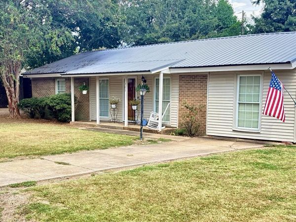 502 Kelli Avenue, Belzoni, MS 39038