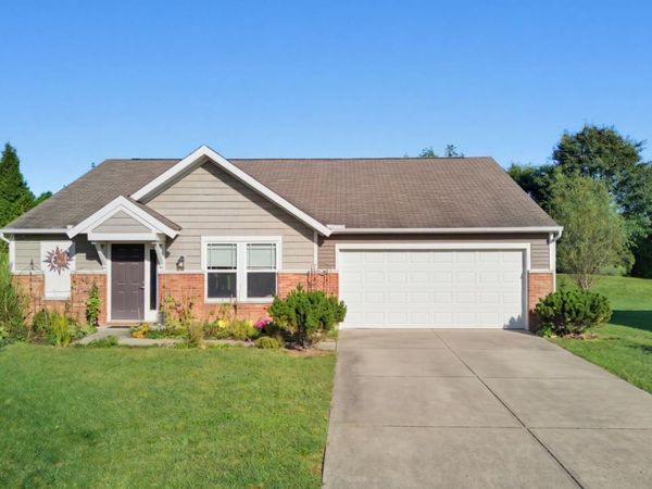 1581 Black Wolf Drive, Lebanon, OH 45036
