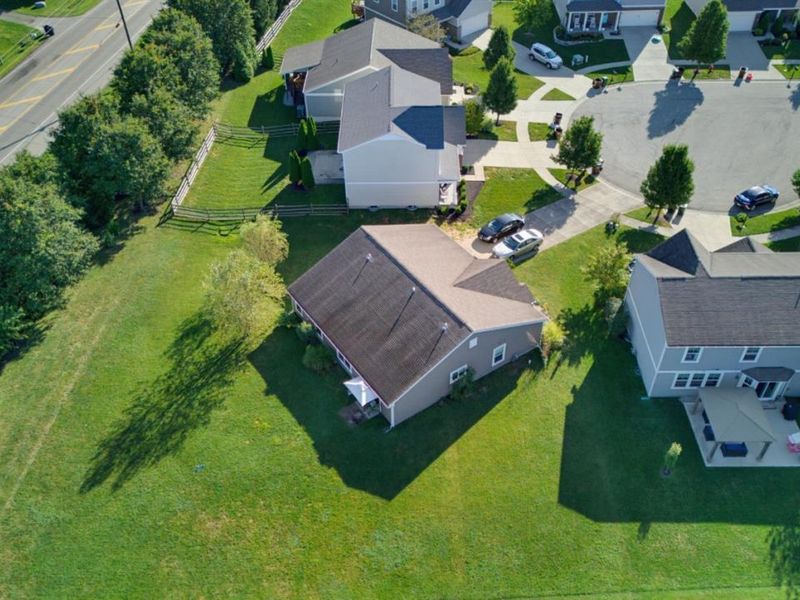 1581 Black Wolf Drive, Turtle Creek Township, OH 45036 Photo 9