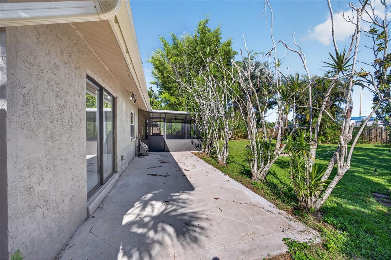 3917 Sawyerwood Road , Sarasota, FL 34233 Photo