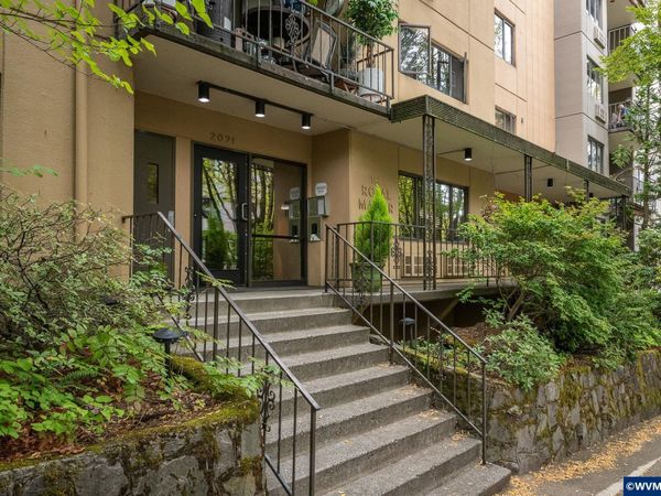 2021 SW Main #32 St, Portland, OR 97205