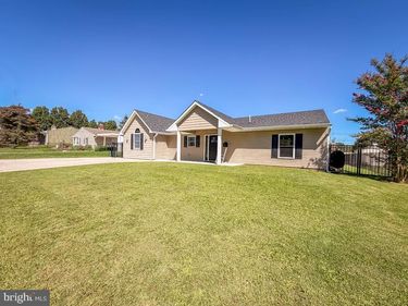 27 VIOLETWOOD DRIVE, LEVITTOWN, PA 19057