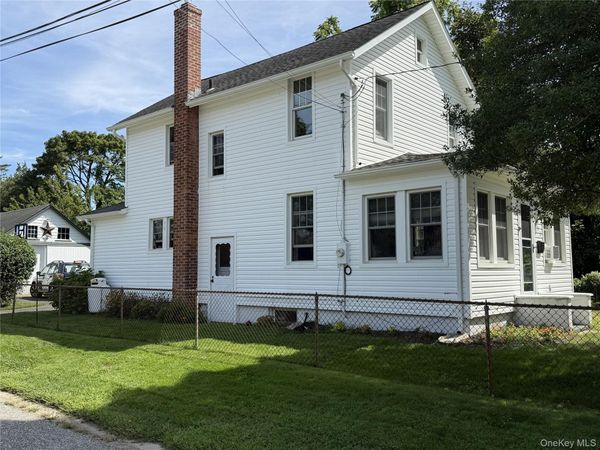 992 Roanoke Avenue, Riverhead, NY 11901