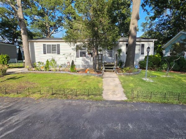 37-28 Hubbard Avenue, Riverhead, NY 11901
