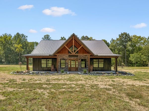 2961 Lick Creek Road , Linden, TN 37096