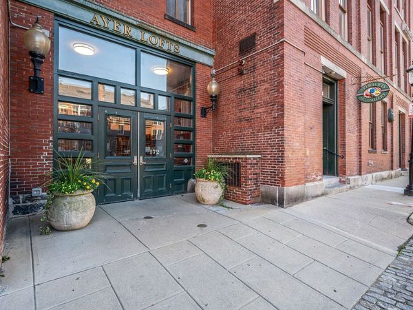 172 Middle St, Unit 204, Lowell, MA 01852