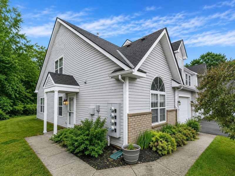 8410 Diversey Loop , Unit 601, Blacklick, OH 43004 Photo 2