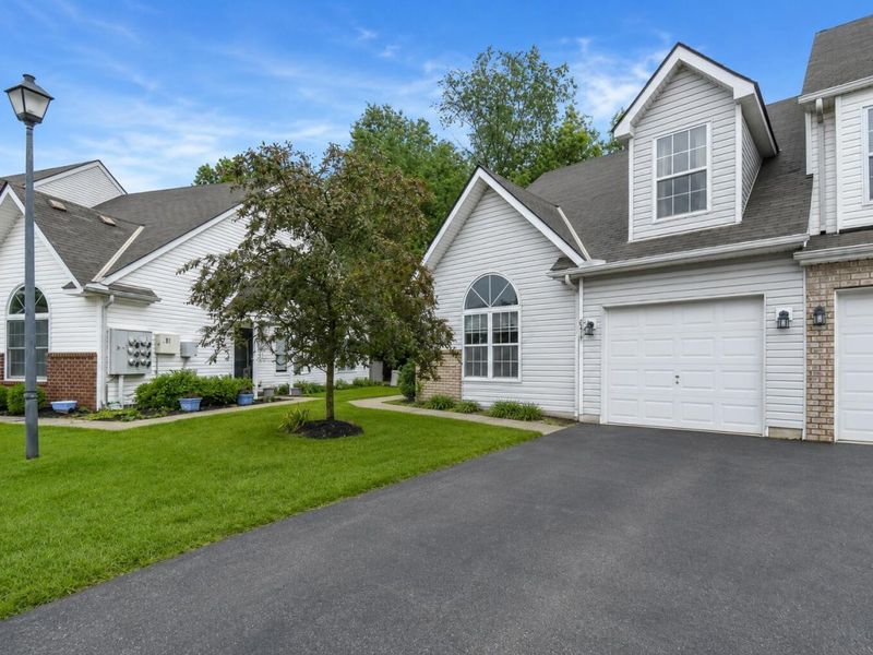 8410 Diversey Loop , Unit 601, Blacklick, OH 43004 Photo 4