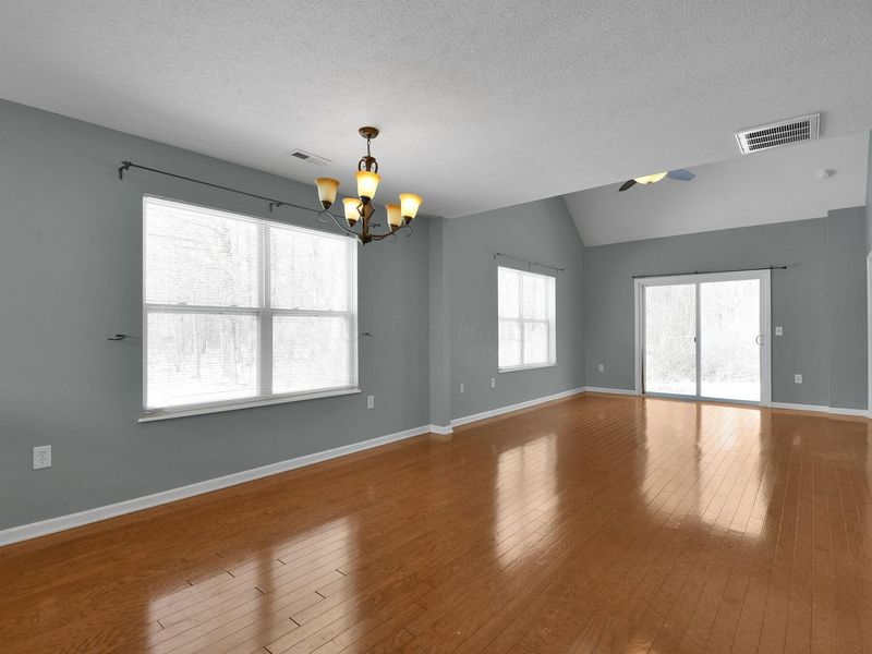 8410 Diversey Loop , Unit 601, Blacklick, OH 43004 Photo 7