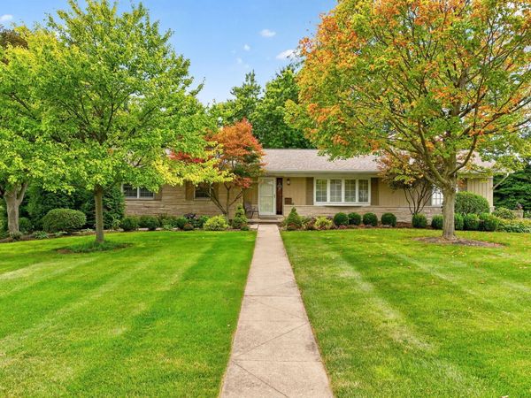 1121 Knowlton Road , Bellefontaine, OH 43311