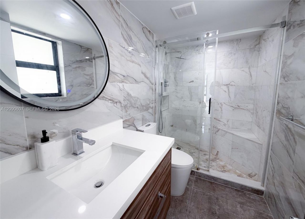 1800 Collins Ave , Unit 3B, Miami Beach, FL 33139 Photo