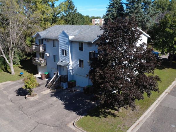 220 Hallam Avenue S, Mahtomedi, MN 55115