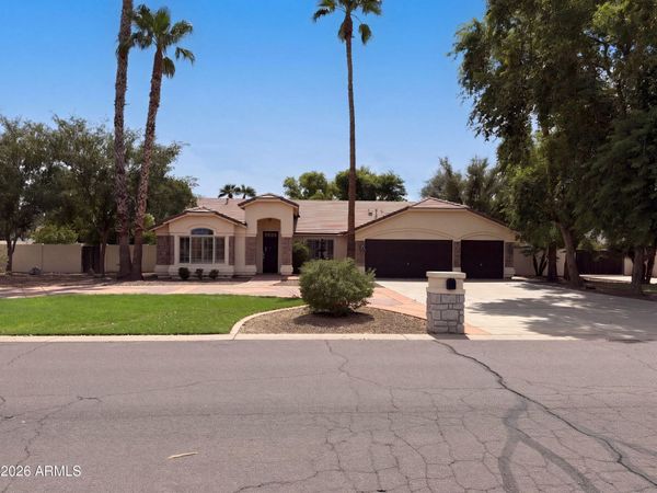2599 E ARROWHEAD Trail, Gilbert, AZ 85297