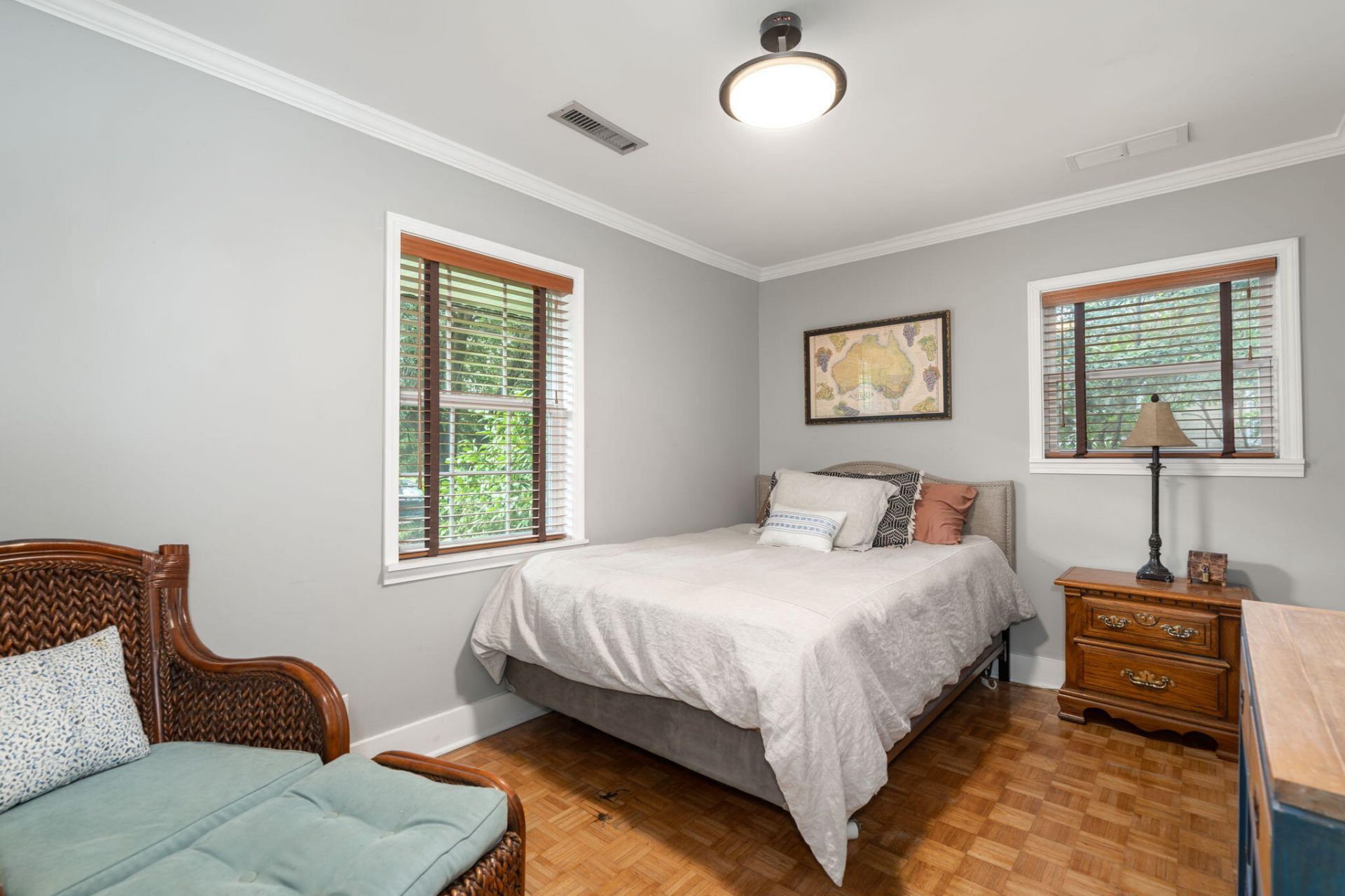 1047 Honeysuckle Lane Photo 18