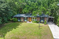 1047 Honeysuckle Lane photo 4