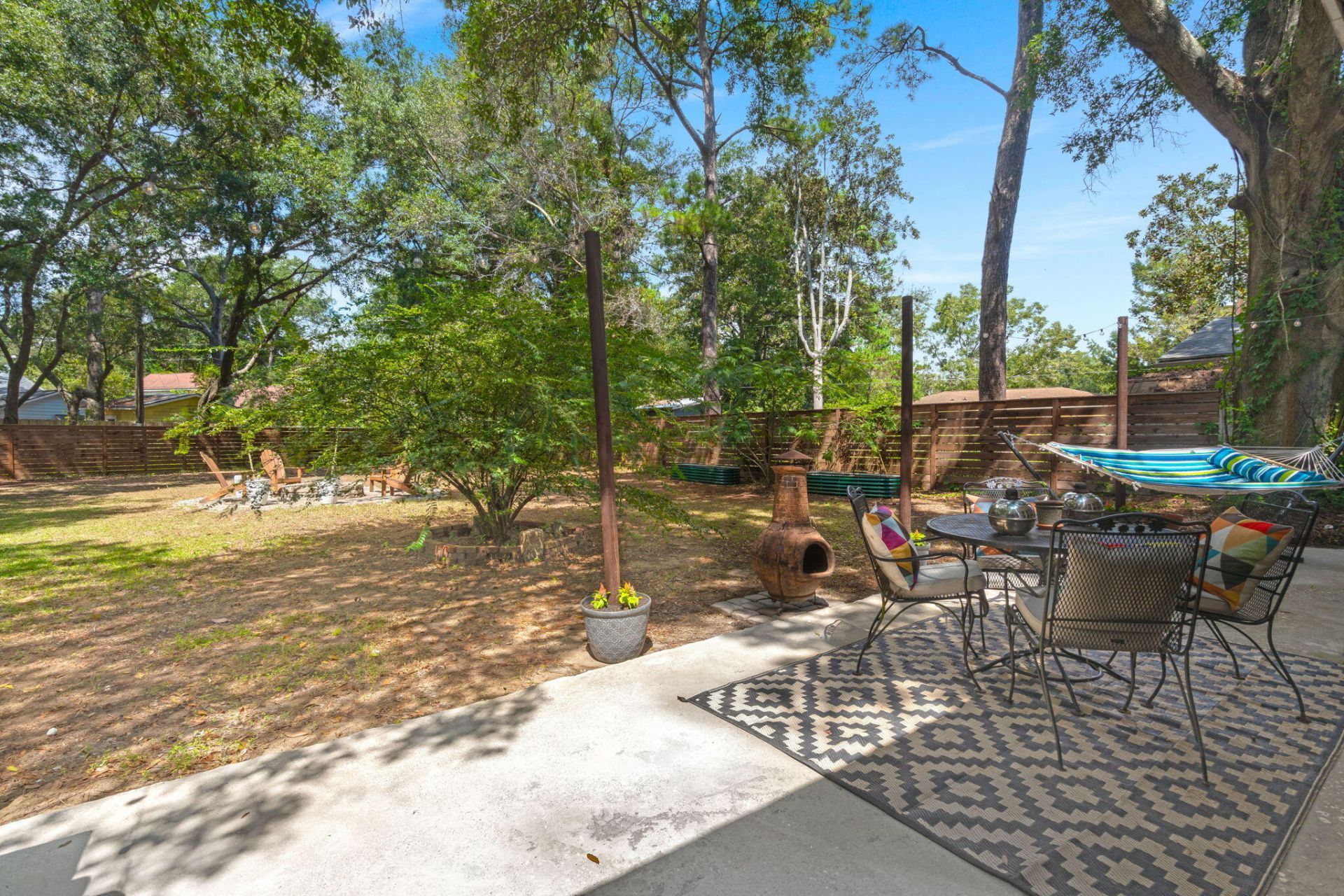 1047 Honeysuckle Lane Photo 24