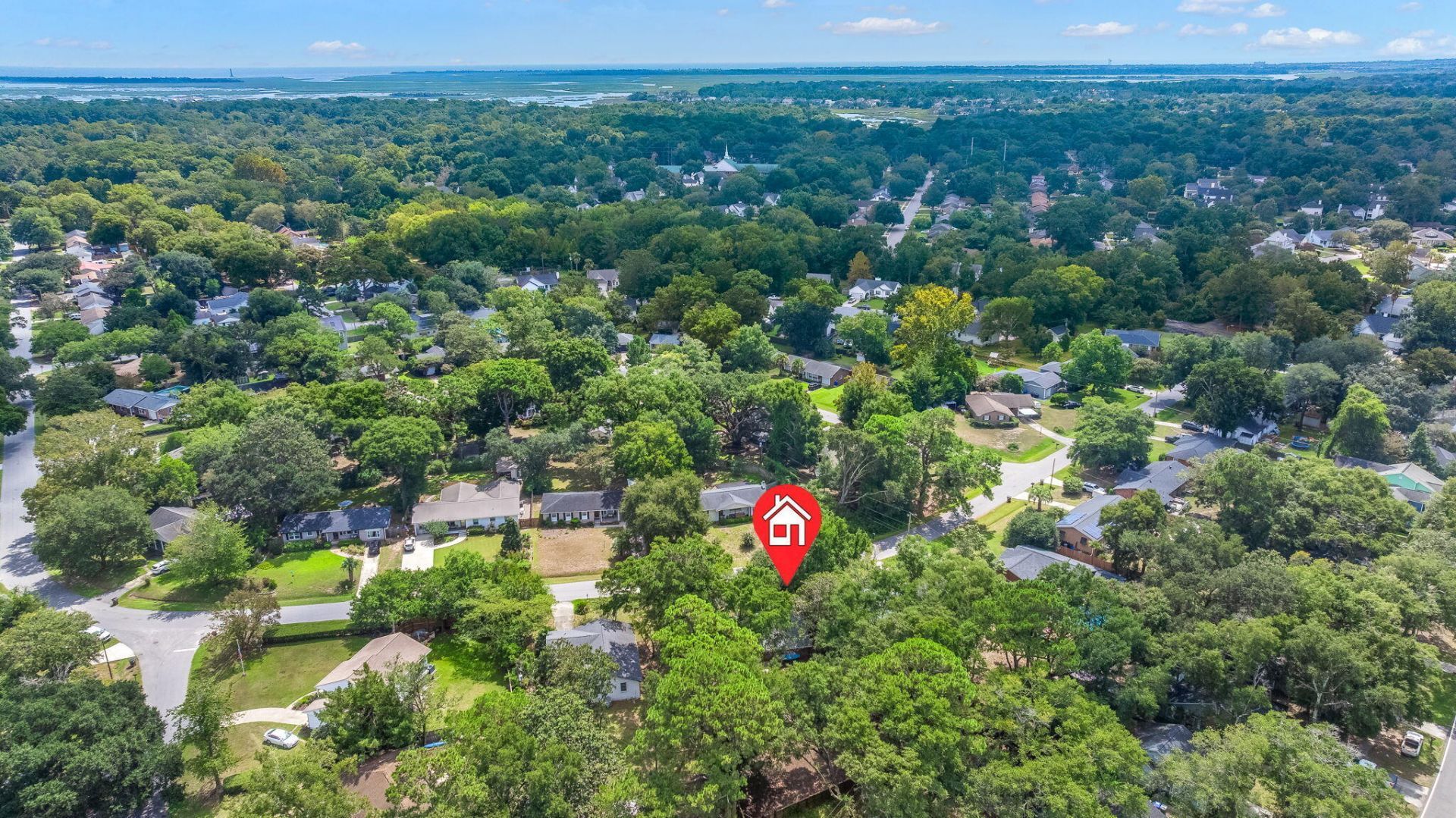 1047 Honeysuckle Lane Photo 31