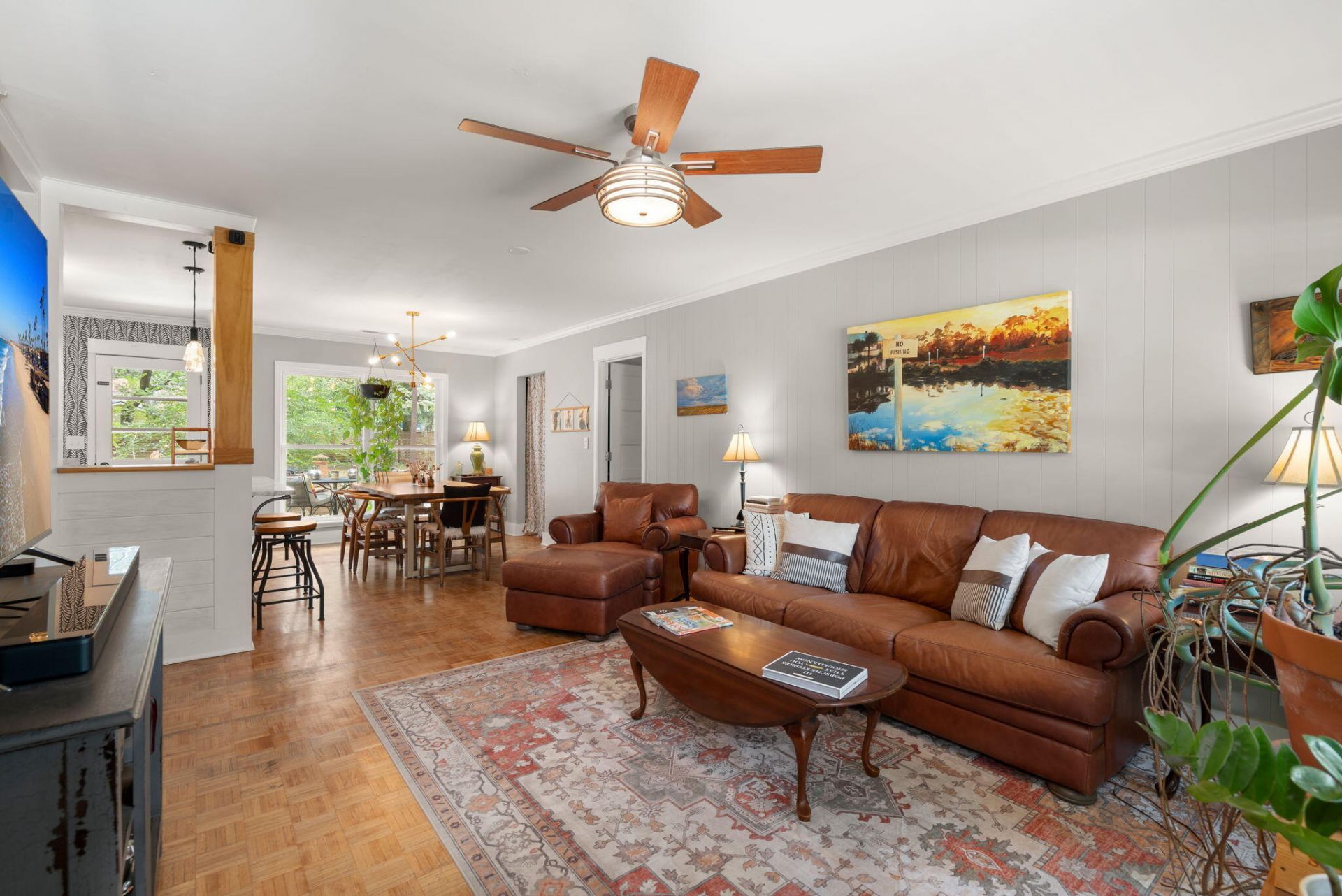 1047 Honeysuckle Lane Photo 5