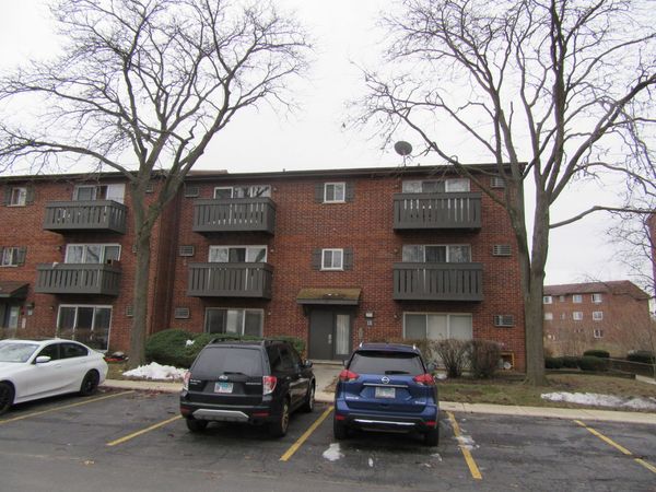 135 Pickwick Drive , Unit A, Schaumburg, IL 60193