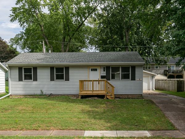 3323 Kimberly Downs Road , Davenport, IA 52722