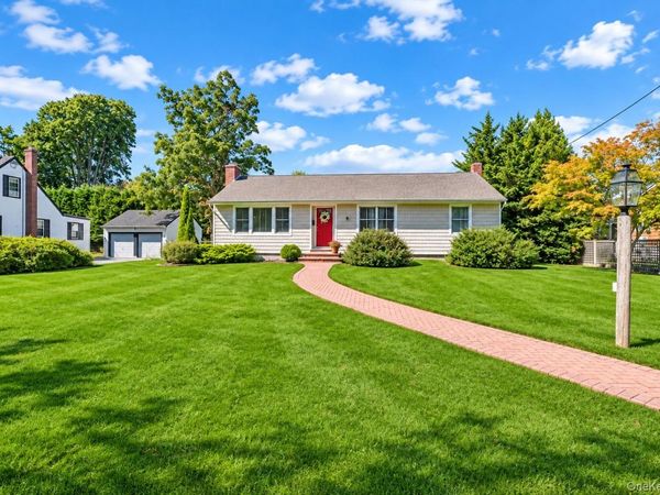 72 S Penataquit Avenue , Bay Shore, NY 11706