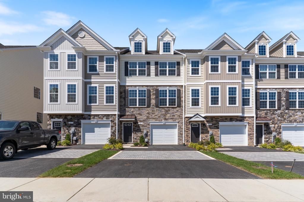 121 POTOMAC COURT , PRINCE FREDERICK, MD 20678
