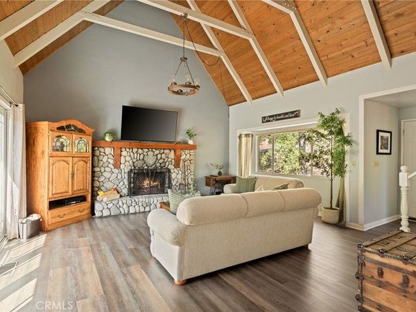 28165 Grenoble , Lake Arrowhead, CA 92352