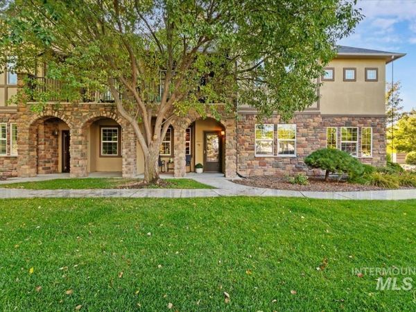 1124 E Winding Creek Drive, Unit 3 building, Eagle, ID 83616