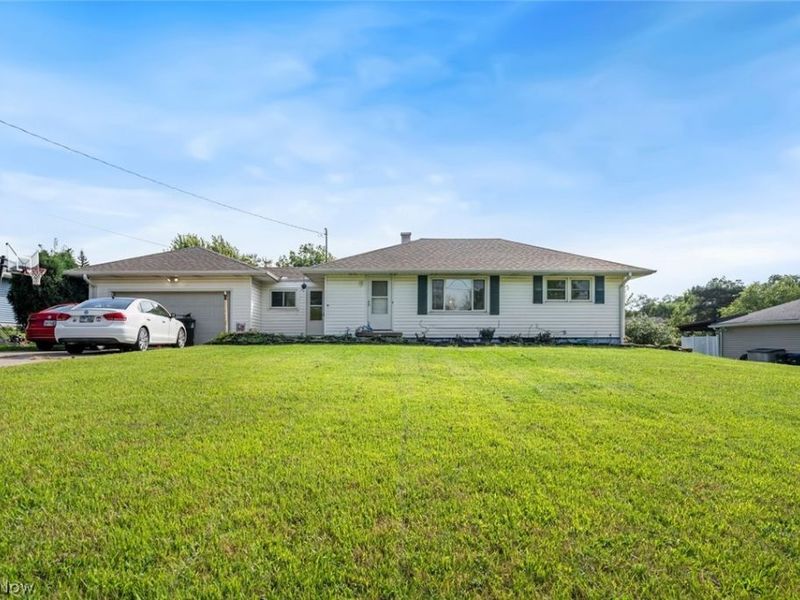 1187 Meadowbrook Boulevard, Brunswick, OH 44212 Photo 1