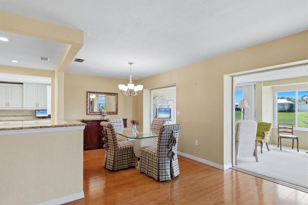 3262 Brockton Lane, Unit 608, Sarasota, FL 34239 Photo