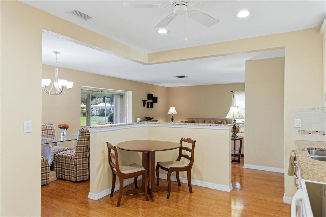3262 Brockton Lane, Unit 608, Sarasota, FL 34239 Photo